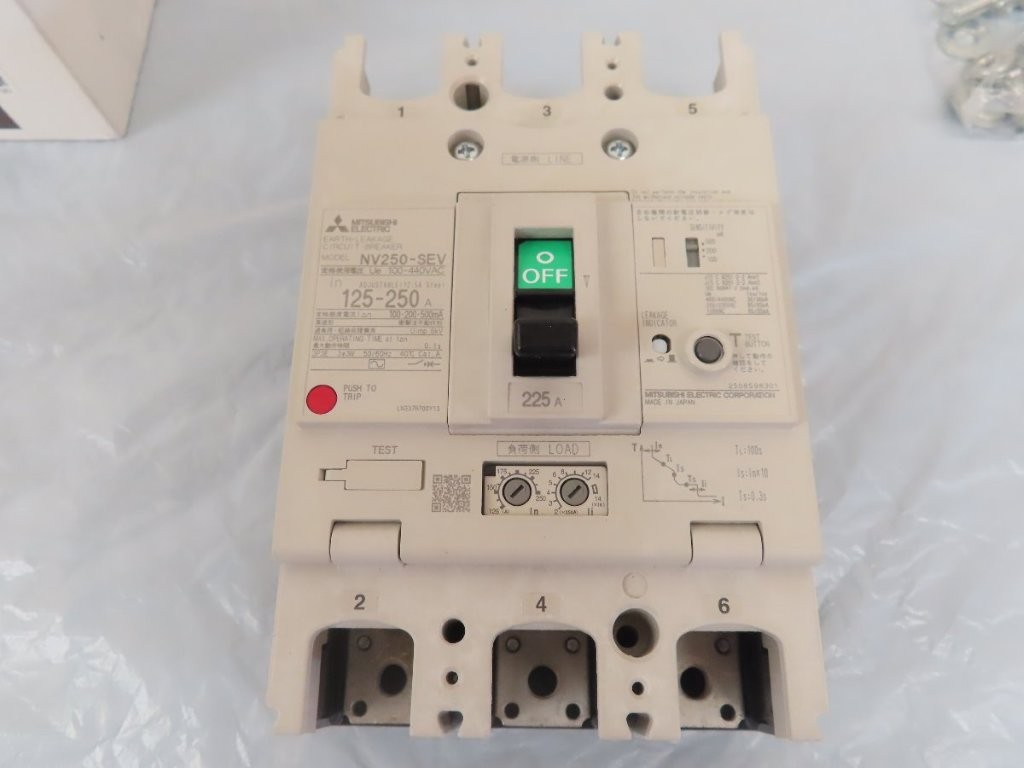 mitsubishi-nv250-sev-leakage-circuit-breaker-125-250a.jpg